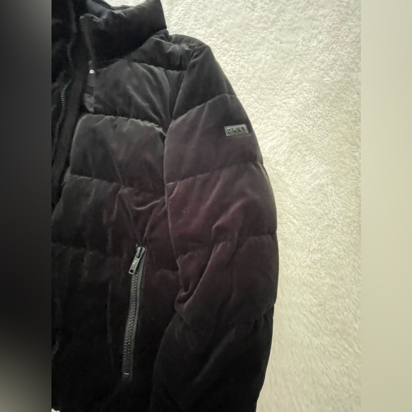 Beautiful DKNY size L (unisex) velvet jacket brand new never worn - Picture 2 of 6